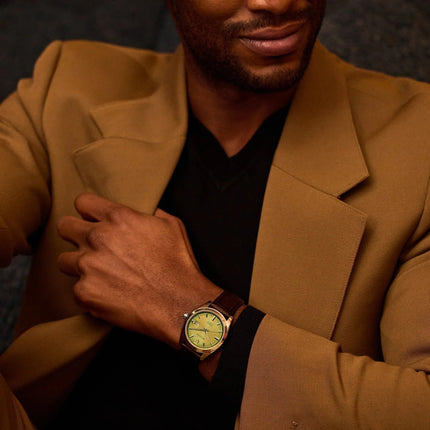 Bulova Men's Automatic Watch 96B427 - Brand: Bulova Department: Men Type: Wriswatch The Bulova men’s Surveyor is defined by exceptional quality and sophisticatedaesthetics. The silver-tone stainless steel case features sculpted edges andfaceting which pro