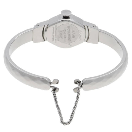 Bulova Ladies American Girl Quartz White Dial Watch 96L333 NEW - BRAND Bulova STYLE American Girl REFERENCE 96L333 CASE Stainless Steel STRAP Stainless Steel WATER RESISTANT 30 mt. / 100 ft. DIAMETER 16 mm. DIAL White CRYSTAL Scratch Resistant Sapphire MO